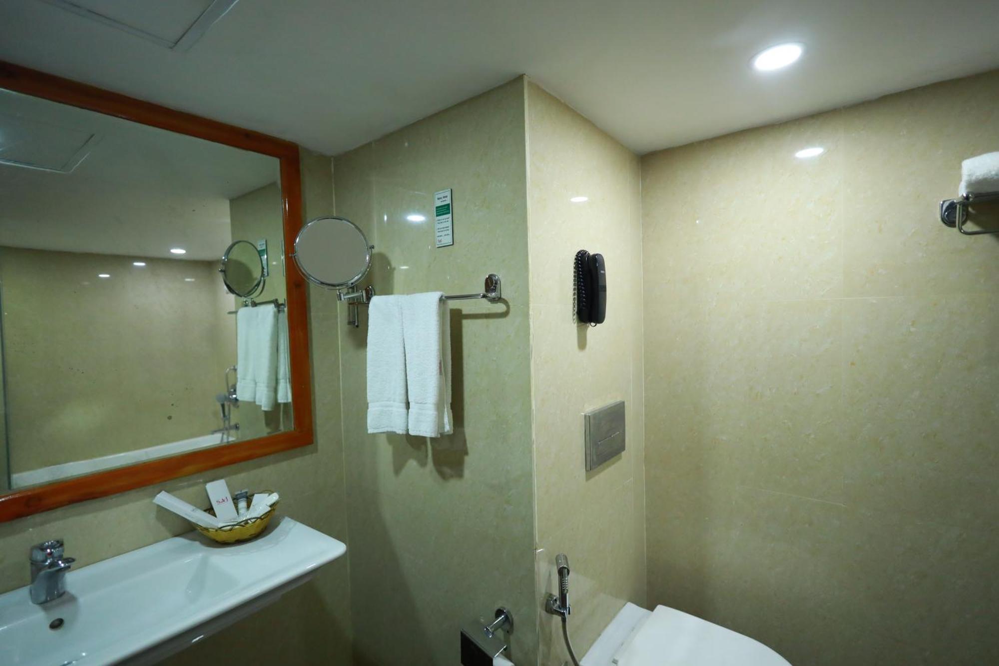 Saj Luciya -A Classified 4 Star Hotel Thiruvananthapuram Exterior photo