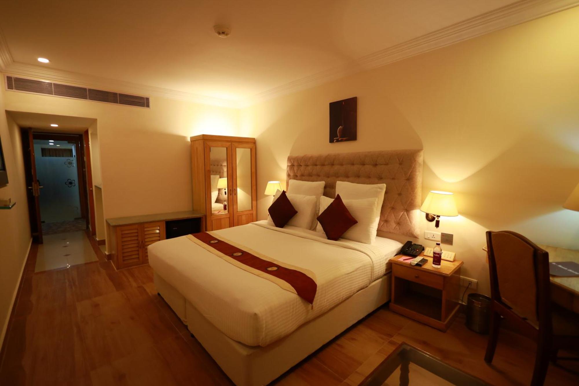 Saj Luciya -A Classified 4 Star Hotel Thiruvananthapuram Exterior photo